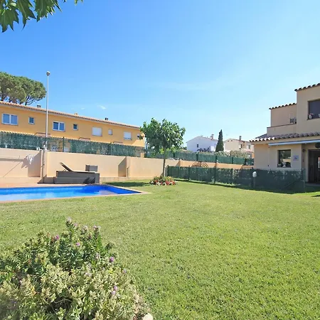 Villa Beautiful House With Private Garden L'Escala
